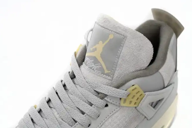4 Photon Retro Dust Craft SE Jordan DV3742-021 0502
